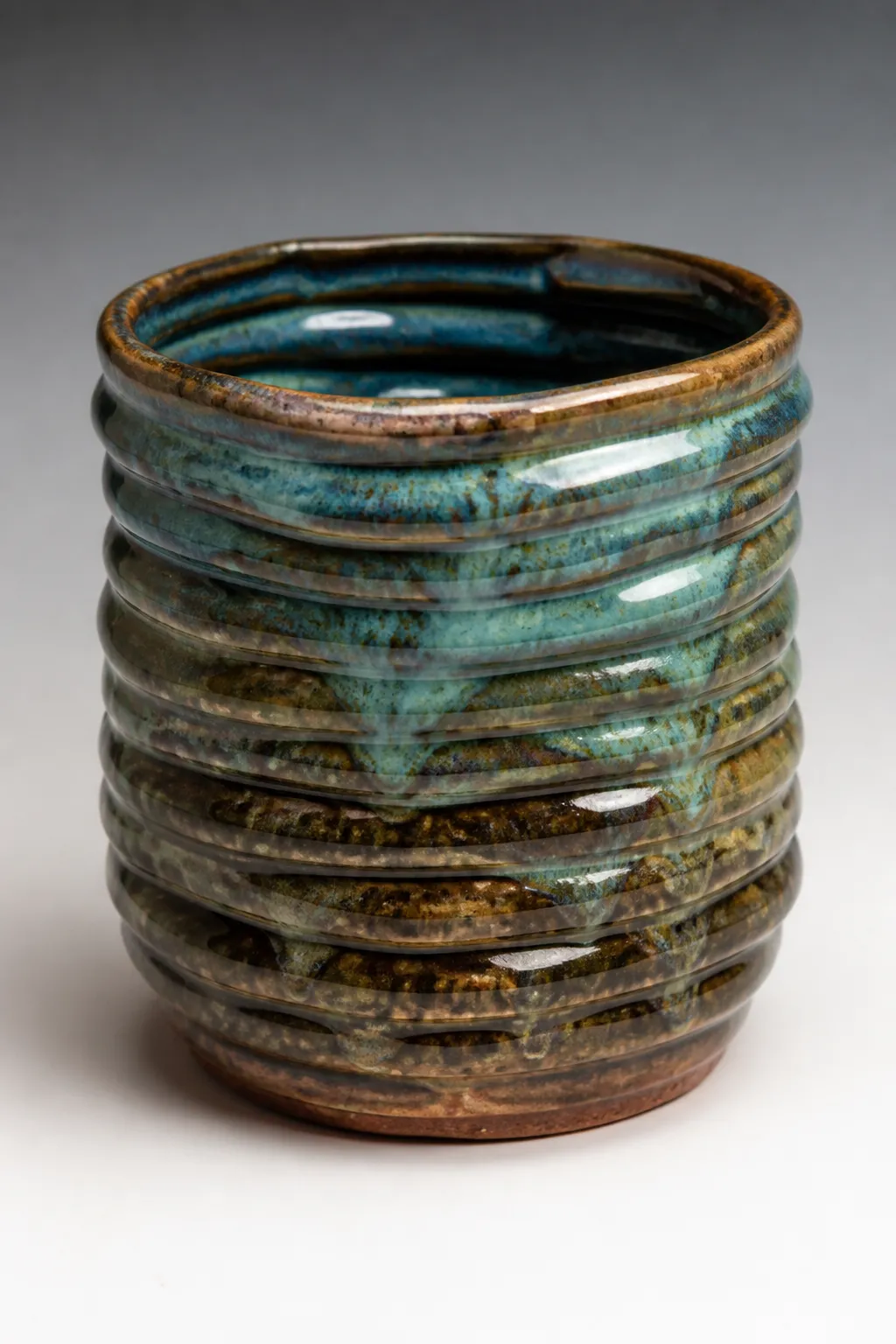 Coil pot example, cylindrical with coils exposed.